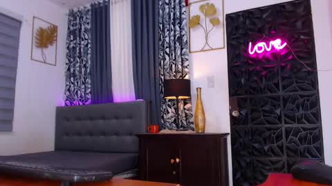 Snapshot of wantedsugar_ chatting on 03/12/25, 10:17 Galems online show from 03/12/25, 10:17