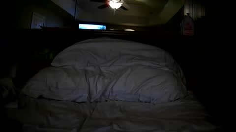 Snapshot of wantingu2john chatting on 10/24/25, 05:37 wantingu2john online show from 10/24/25, 05:37