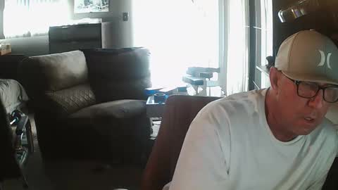 inittogetitin online show from 11/26/25, 10:00