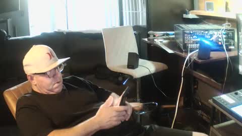 inittogetitin online show from 02/08/26, 01:09