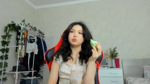 Snapshot of wastforu chatting on 02/19/25, 12:11 wastforu online show from 02/19/25, 12:11