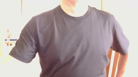 Snapshot of watchin_u_2 chatting on 09/27/25, 04:01 watchin_u_2 online show from 09/27/25, 04:01