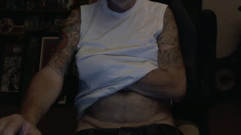 Snapshot of waterfire420 chatting on 01/01/25, 02:19 waterfire420 online show from 01/01/25, 02:19