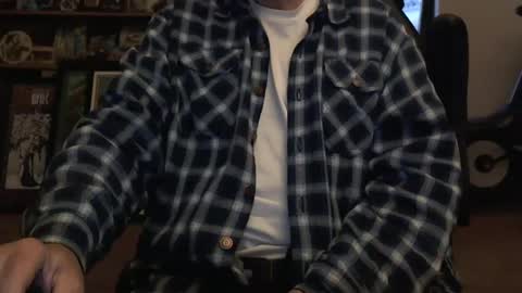 Snapshot of waterfire420 chatting on 01/02/25, 12:02 waterfire420 online show from 01/02/25, 12:02