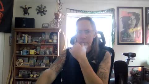 Snapshot of waterfire420 chatting on 02/17/25, 04:48 waterfire420 online show from 02/17/25, 04:48