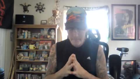 Snapshot of waterfire420 chatting on 02/21/25, 10:48 waterfire420 online show from 02/21/25, 10:48