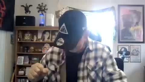 Snapshot of waterfire420 chatting on 10/15/25, 08:42 waterfire420 online show from 10/15/25, 08:42