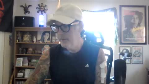 Snapshot of waterfire420 chatting on 10/17/25, 10:23 waterfire420 online show from 10/17/25, 10:23