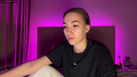 Snapshot of watergirl_ chatting on 03/05/25, 09:15 Im saving up for a new car help me online show from 03/05/25, 09:15