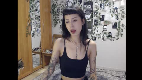 Mina online show from 10/24/25, 08:38