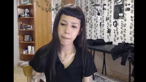 Mina online show from 10/30/25, 10:10