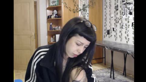 Mina online show from 11/16/25, 08:36