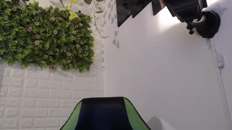 Trixie 3 online show from 02/13/25, 07:42