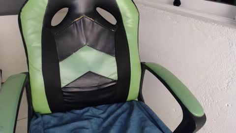 Trixie 3 online show from 10/26/25, 01:17