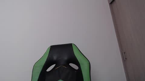 Snapshot of we_n_you chatting on 03/04/26, 04:02 Trixie 3 online show from 03/04/26, 04:02