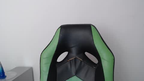 Snapshot of we_n_you chatting on 03/09/26, 01:48 Trixie 3 online show from 03/09/26, 01:48