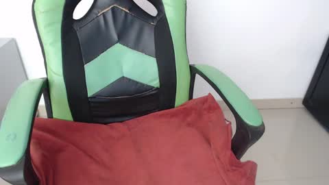 Snapshot of we_n_you chatting on 03/30/26, 12:50 Trixie 3 online show from 03/30/26, 12:50