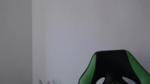 Snapshot of we_n_you chatting on 04/07/26, 02:17 Trixie 3 online show from 04/07/26, 02:17