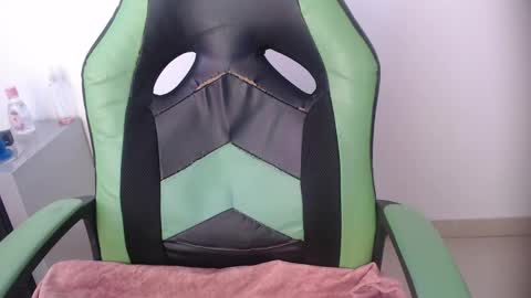 Snapshot of we_n_you chatting on 04/12/26, 07:52 Trixie 3 online show from 04/12/26, 07:52