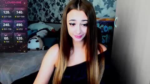 Snapshot of weakness4u chatting on 12/08/24, 04:25 Maya online show from 12/08/24, 04:25