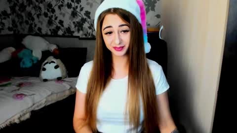 Snapshot of weakness4u chatting on 12/28/24, 02:22 Maya online show from 12/28/24, 02:22