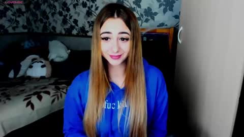 Snapshot of weakness4u chatting on 01/18/25, 02:14 Maya online show from 01/18/25, 02:14