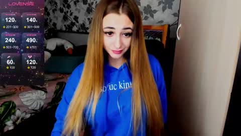 Snapshot of weakness4u chatting on 02/25/25, 05:41 Maya online show from 02/25/25, 05:41