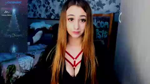 Snapshot of weakness4u chatting on 02/28/25, 06:54 Maya online show from 02/28/25, 06:54