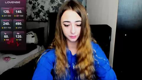 Snapshot of weakness4u chatting on 10/21/25, 03:18 Maya online show from 10/21/25, 03:18