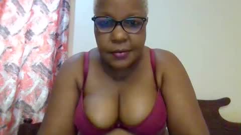 Snapshot of weaverbird25 chatting on 02/06/26, 09:12 weaverbird25 online show from 02/06/26, 09:12