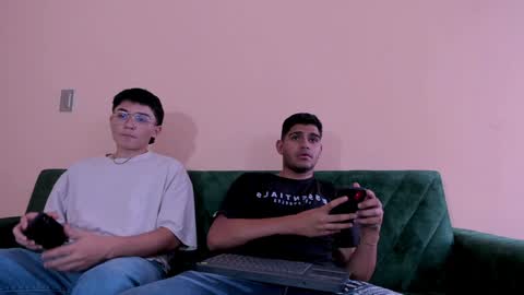 Snapshot of web_gammer_ chatting on 01/07/25, 03:44 Jhonny Dick his neighbors. online show from 01/07/25, 03:44