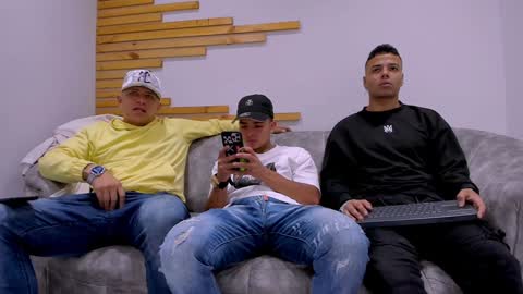 Snapshot of web_gammer_ chatting on 02/26/25, 01:21 Jhonny Dick his neighbors. online show from 02/26/25, 01:21