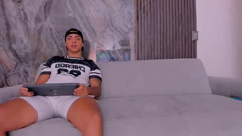 Snapshot of web_gammer_ chatting on 09/14/25, 02:11 Jhonny Dick his neighbors. online show from 09/14/25, 02:11