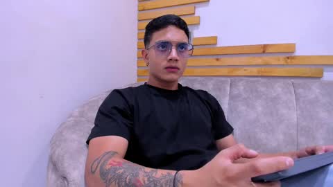 Snapshot of web_gammer_ chatting on 09/18/25, 08:22 Jhonny Dick his neighbors. online show from 09/18/25, 08:22