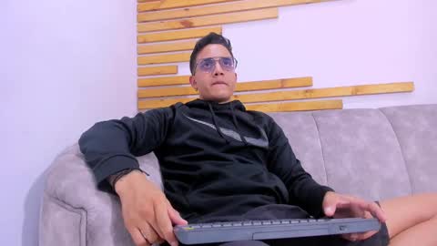 Snapshot of web_gammer_ chatting on 09/19/25, 07:14 Jhonny Dick his neighbors. online show from 09/19/25, 07:14