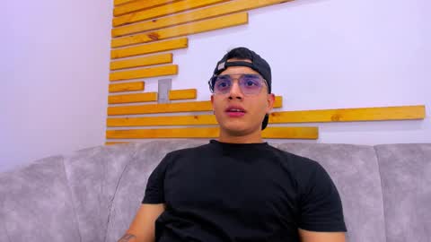 Snapshot of web_gammer_ chatting on 09/24/25, 07:17 Jhonny Dick his neighbors. online show from 09/24/25, 07:17