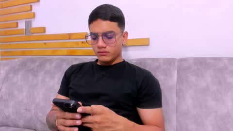 Snapshot of web_gammer_ chatting on 10/03/25, 07:22 Jhonny Dick his neighbors. online show from 10/03/25, 07:22