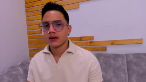 Snapshot of web_gammer_ chatting on 10/06/25, 01:08 Jhonny Dick his neighbors. online show from 10/06/25, 01:08