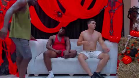 Snapshot of web_gammer_ chatting on 10/27/25, 07:18 Jhonny Dick his neighbors. online show from 10/27/25, 07:18