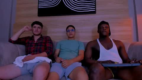 Snapshot of web_gammer_ chatting on 12/04/25, 07:22 Jhonny Dick his neighbors. online show from 12/04/25, 07:22