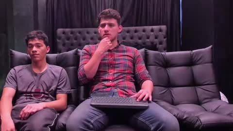 Jhonny Dick  his neighbors. online show from 03/28/26, 07:35