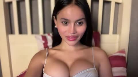 Maggie online show from 12/23/25, 08:23