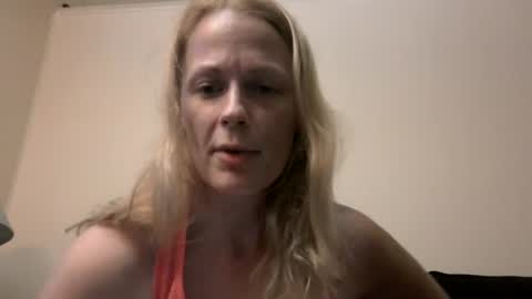 Snapshot of webcumcouple chatting on 08/04/26, 02:15 HayleyJay online show from 08/04/26, 02:15