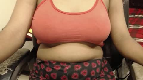 Snapshot of webshowxxx chatting on 09/18/25, 08:33 mina online show from 09/18/25, 08:33