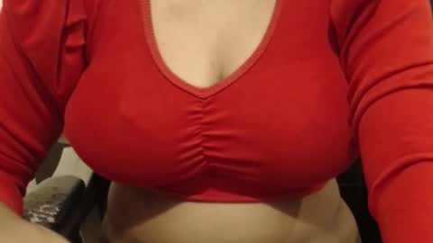 Snapshot of webshowxxx chatting on 10/18/25, 09:15 mina online show from 10/18/25, 09:15