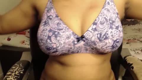 Snapshot of webshowxxx chatting on 11/01/25, 06:59 mina online show from 11/01/25, 06:59