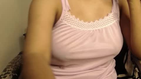 Snapshot of webshowxxx chatting on 11/18/25, 10:36 mina online show from 11/18/25, 10:36