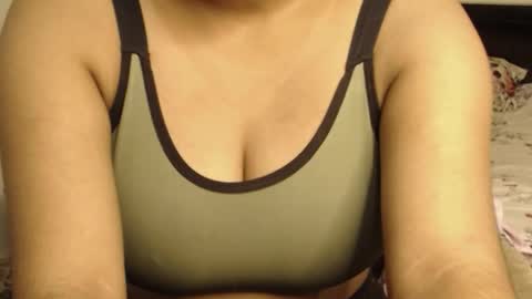 Snapshot of webshowxxx chatting on 11/30/25, 07:45 mina online show from 11/30/25, 07:45