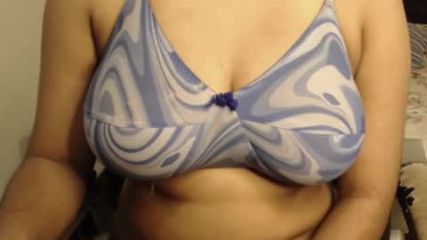 Snapshot of webshowxxx chatting on 12/03/25, 10:08 mina online show from 12/03/25, 10:08