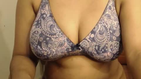 mina online show from 03/18/26, 08:45